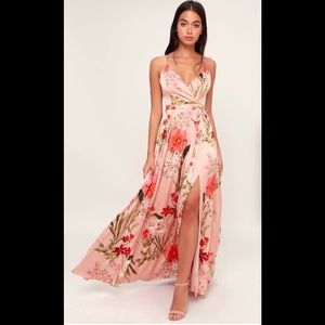 **SOLD** Lulu’s Floral Blush Pink Maxi Dress